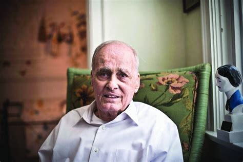 Vincent Bugliosi, Hibbing native who prosecuted cult leader Manson, dies at 80