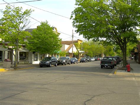 This Picturesque Lakeshore Town In Michigan Will Melt Your Stress And ...