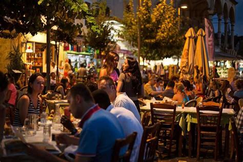 Athens at Twilight Night Tour with Drinks and Meze Dishes | GetYourGuide