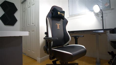 Secretlab TITAN Review 2021 - The BEST Gaming Chair I've Tried - YouTube