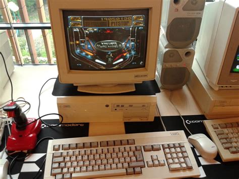 dkig2016_hardware-amiga-4000 – Classic Games Maniac