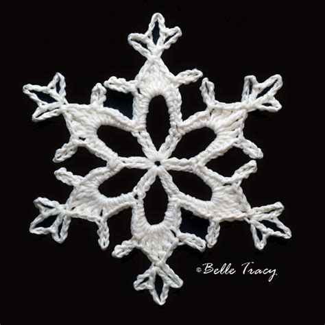 Crochet Treasures: 100 Crochet Snowflakes