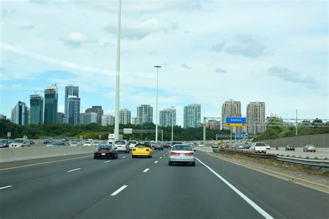 Skyline of North York, Toronto, from Ontario Highway 401 [6016x4000] [oc] : r/CityPorn