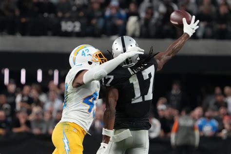 Raiders’ Davante Adams keeps showing why he’s worth every penny - The ...