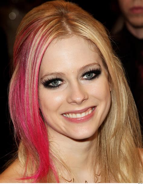 Avril Lavigne Big Photos - keywords HERE