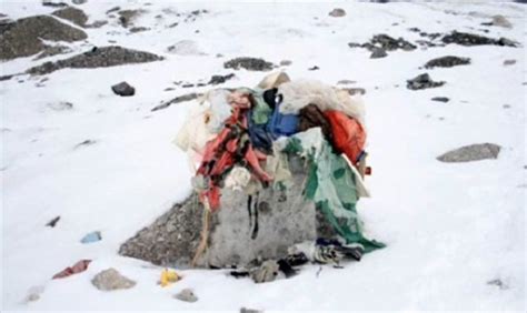 Over 200 Dead Bodies on Mount Everest - Sometimes Interesting