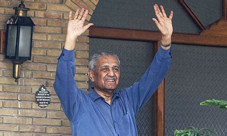 know; who you are: Dr. Abdul Qadeer Khan - The Great Scientist and Hero of Pakistan