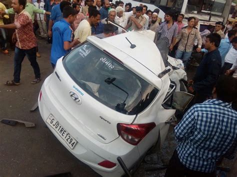 Freak accident on Ashram Road Ahmedabad, two dead, several injured ...