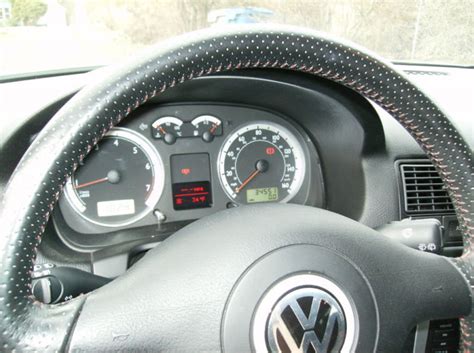 Volkswagen Golf 2002 Interior