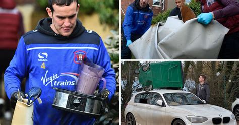 Carlisle United football players helps residents - Mirror Online