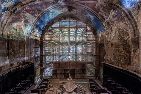 Photographer captures haunting abandoned places of worship in Europe ...