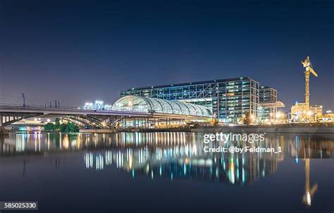 2,645 Berlin Central Train Station Stock Photos, High-Res Pictures, and ...