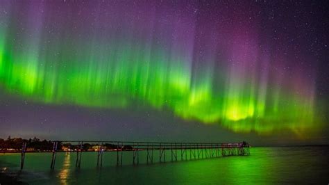 Northern lights put on luminous 'magical' display for Manitobans | CBC News