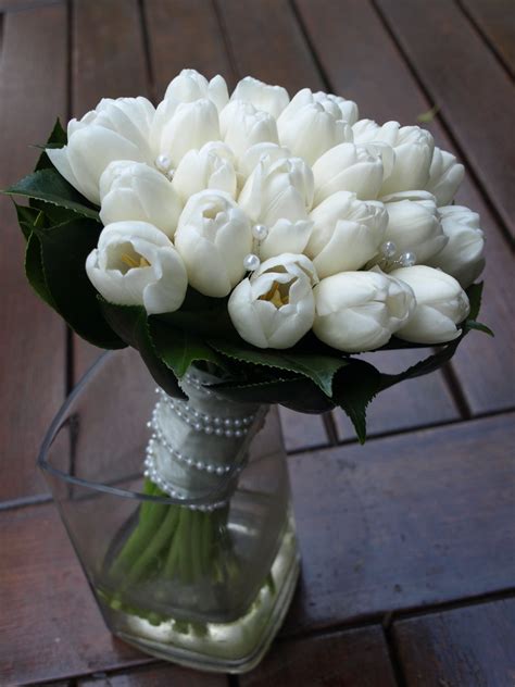 White Tulip Bouquets Wedding - woman with bouquet - Google Search | Wedding flowers ... / White ...