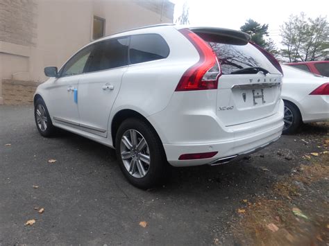 Volvo Image Gallery: 2016 Volvo XC60 White w Sand