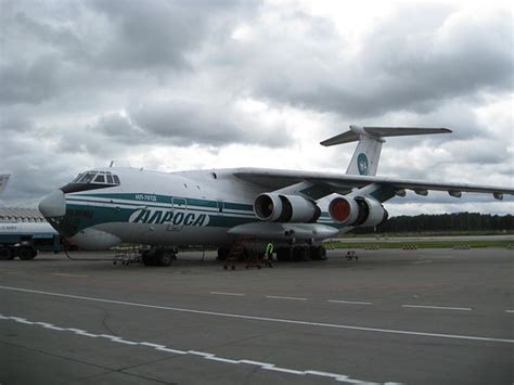 Domodedovo Airport, Moscow | Amazing Soviet-era planes, seem… | Flickr