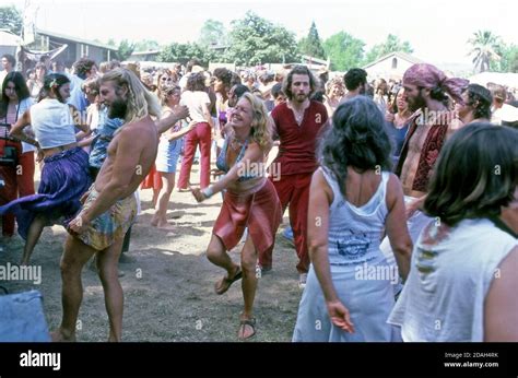 Hippies 1960's hi-res stock photography and images - Alamy