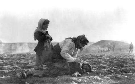 Wikipedia:Featured picture candidates/Mother and child in desert ...