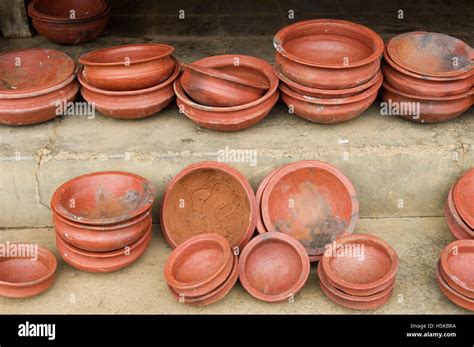 Clay cooking pots for sale in the market, Batticaloa, Sri Lanka Stock ...