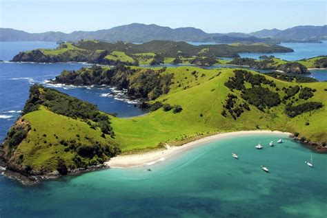 Travel Guide to The Bay of Islands, New Zealand - Found The World