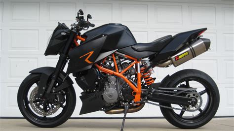 2008 KTM 990 Superduke R - Moto.ZombDrive.COM