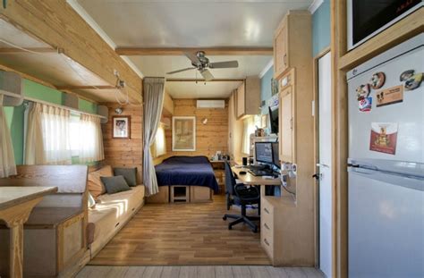 Amazing Tiny House on Wheels: Truck Converted Into Gorgeous Solar ...