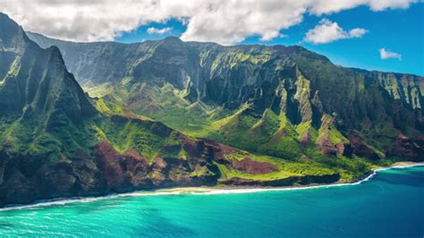 Exploring the Honest Pros and Cons of Living in Hawaii: Is the Island Life Right for You?