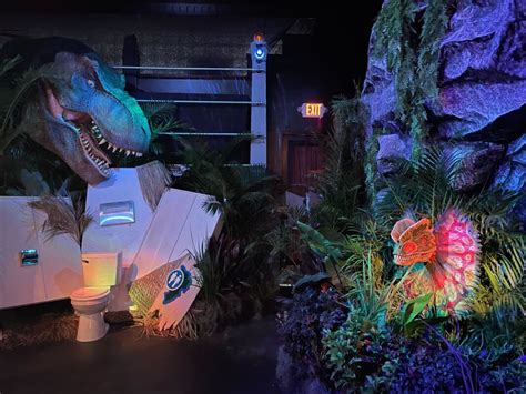 FULL TOUR: Jurassic Park 30th Anniversary Tribute Store Opens With Photo Ops, Movie Props, and ...