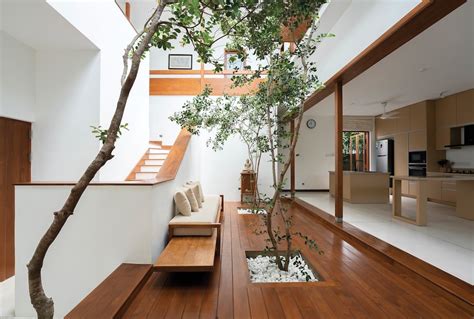 Lalith Gunadasa Architects reimagines vernacular Sri Lankan courtyard in modern house - De51gn