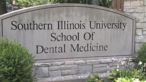 SIU School of Dental Medicine hosts clinic open house on SIUE campus | RiverBender.com