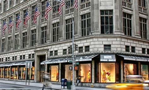 Saks Fifth Avenue - Clothing store in New York | YourShoppingMap.com