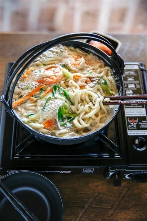 Kalguksu (Korean Knife Cut Noodle Soup) - My Korean Kitchen