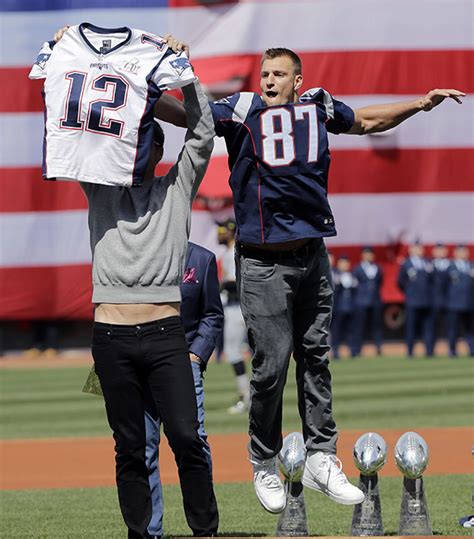 [PICS] Rob Gronkowski Steals Tom Brady’s Super Bowl Jersey: Photos Of ...