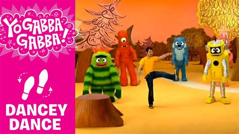 Elijah Wood - Puppetmaster - Yo Gabba Gabba! Dancey Dance - YouTube