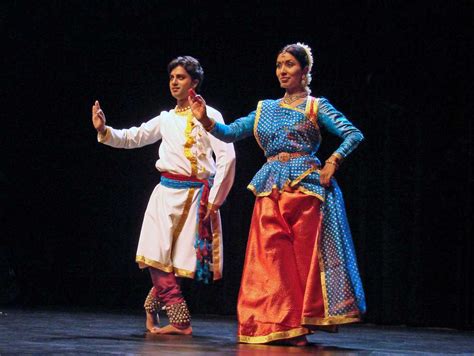 15 Dances of India | Classical Dance Forms of India & States - Holidify