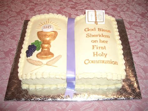 Holy communion - Ribbon cake covered in butter cream. Chalice , grapes ...