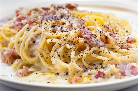 HOW TO MAKE A PERFECT SPAGHETTI CARBONARA | Casa a Corte