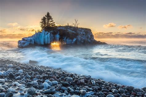 icy lake superior photo | Sunrise photos, Vacation spots, Lake superior