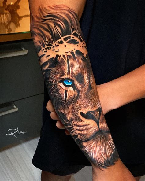 40 Lion Family Tattoo Designs that Represent a Statement of Power - Time To Creative