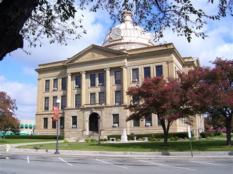 COUNTY COURTHOUSES: Logan County Court HouseLincoln, Illinois