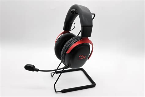 HyperX Cloud III Wireless review: Cutting the gaming headset cord | PCWorld