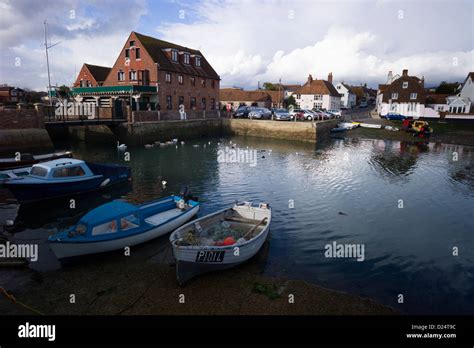 Emsworth harbour sailing hi-res stock photography and images - Alamy