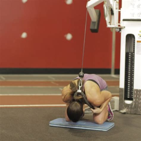 Kneeling Cable Crunch With Alternating Oblique Twists by Tara L. - Exercise How-to - Skimble