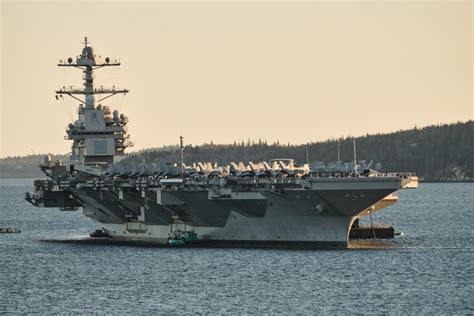 Lotniskowiec USS Gerald R.Ford pozostaje na Morzu Śródziemnym | PortalMorski.pl