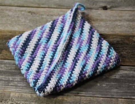 Simple Double Thick Potholder - Single Crochet - A More Crafty Life