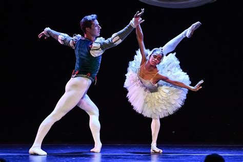 The American Ballet Theater Hosts Their Annual Holiday Gala to Benefit ...