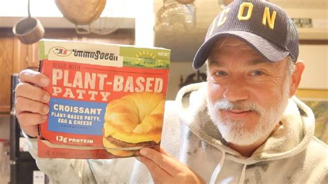 TRYING A JIMMY DEAN BREAKFAST SANDWICH! - YouTube