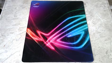 ASUS ROG Strix Edge Vertical Gaming Mousepad Review – Will Work 4 Games