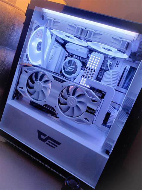 White PC Gaming » builds.gg