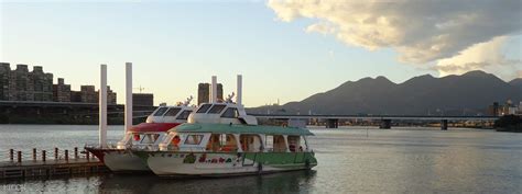 Tamsui River Sunset Ferry Cruise in Taipei, Taiwan